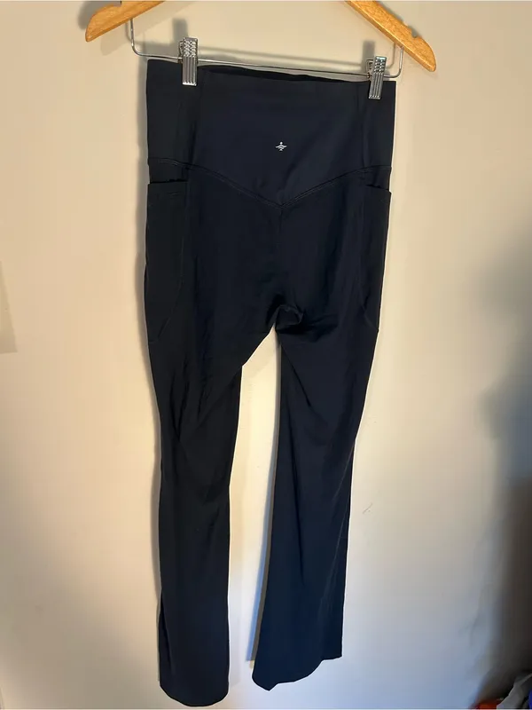 NWOT Halara UltraSculpt™ High Waisted Tummy Control Shaping Yoga Flare Leggings - Image 4