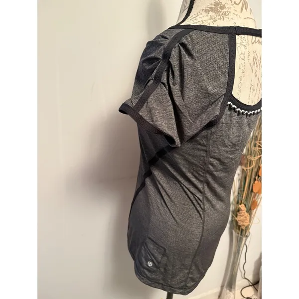 Lululemon‎ Athletica Gray Heathered Short Sleeve V-Neck Athletic Top Women's 8 - Image 5
