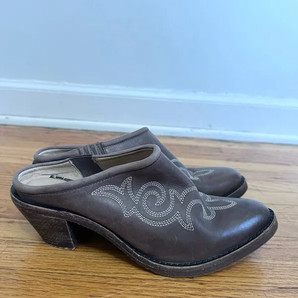 Spirit by Lucchese Women's Brown Embroidered Sandy Mules Sz 8.5 Western Cowgirl - Image 2