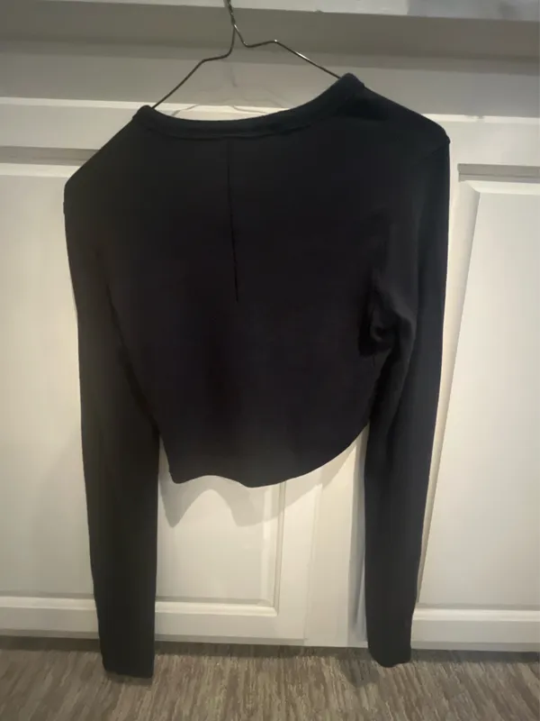 Lululemon Black Cropped Long Sleeve  - Image 4