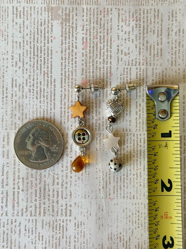 Handmade y2k funky fairy assymmetric dangle earrings🌟🧡 - Image 7