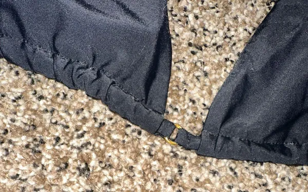 Black and gold bikini - Image 3