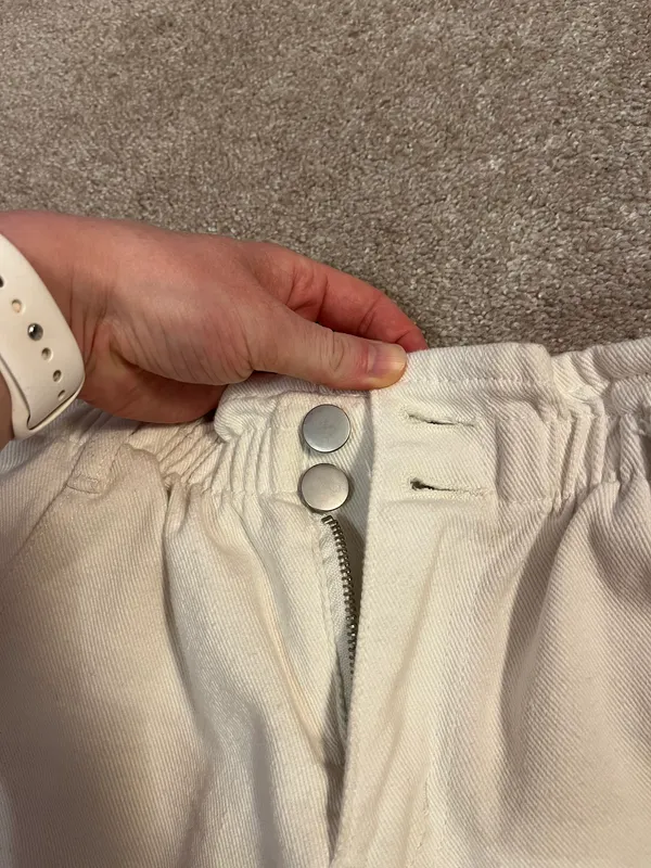 Princess Polly white high waisted denim shorts with the elastic waistband - Image 4