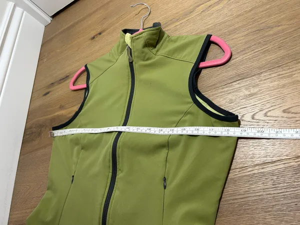 REI Women’s small fleece shell vest - Image 8