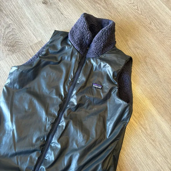 Women’s Patagonia Reversible Los Lobos Vest - Image 7