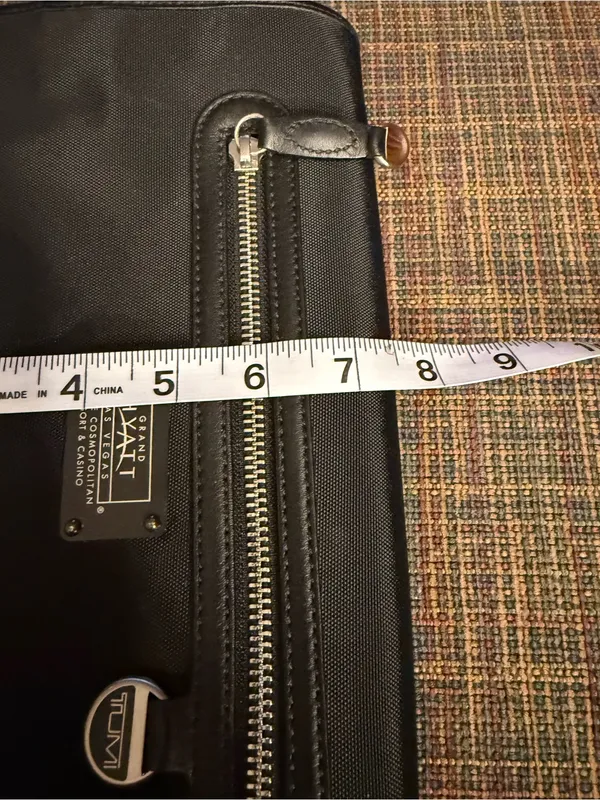 Tumi Black Hanging Toiletry Bag - Image 11