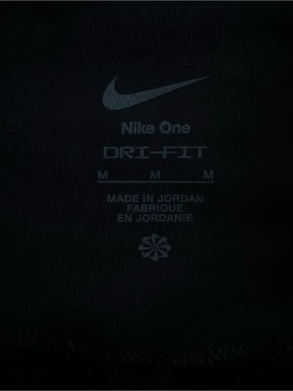 NWT Nike One Dri-FIT Women’s 8” High-Rise Training Biker Shorts Black Gray - Image 6