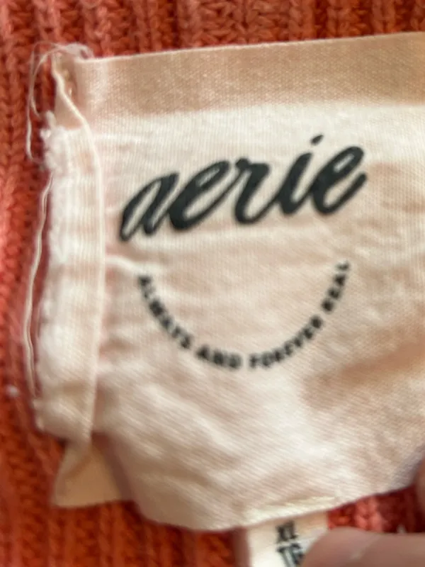 Aerie Beyond Cropped Sweater in Haute Coral - Image 4