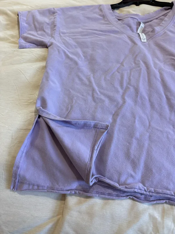 Boutique Purple v neck top - Image 2