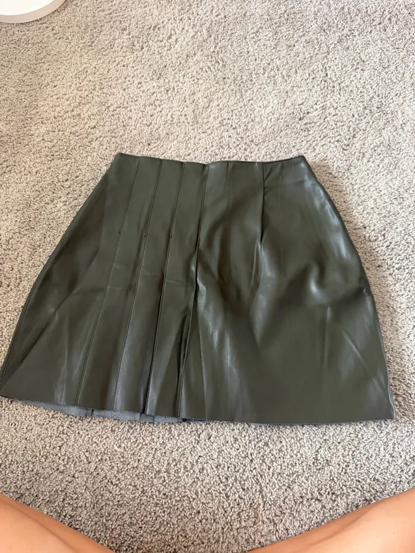 THML Olive Mini Skirt - Image 2