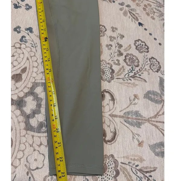 Varley FreeSoft High-Rise 23" Crop Leggings - Sage Green - Size Small - Image 3
