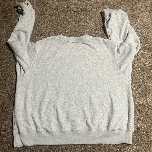 Hollister Quilted Easy‎ Star Graphic Crew light grey sweatshirt Medium - Image 6