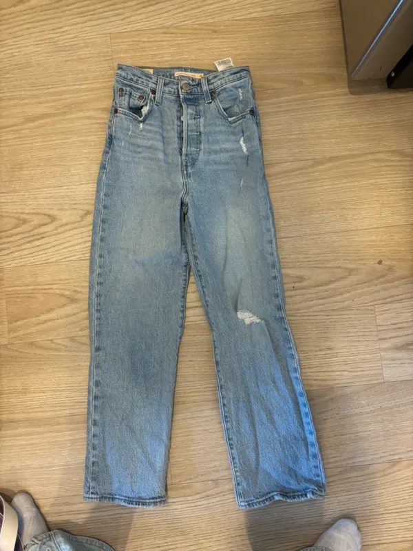 Levi’s Premium Ribcage Straight Ankle Blue Women's Distressed High-Rise Jeans - Image 5