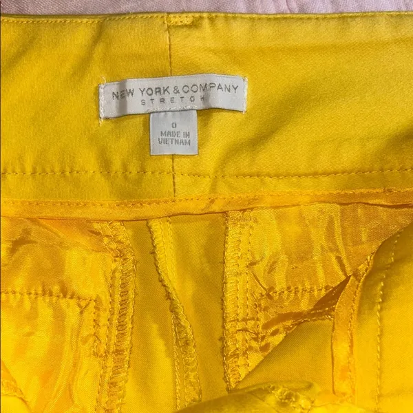 New York & Co Size 0 Bright Yellow Women's Shorts - Image 7