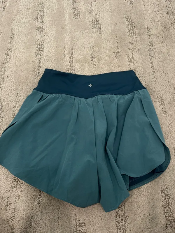 Halara Shorts High-Waisted 2 tone xs - Image 4