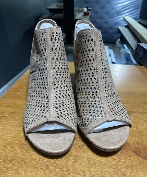 Sandals Tan Size 9 - Image 2