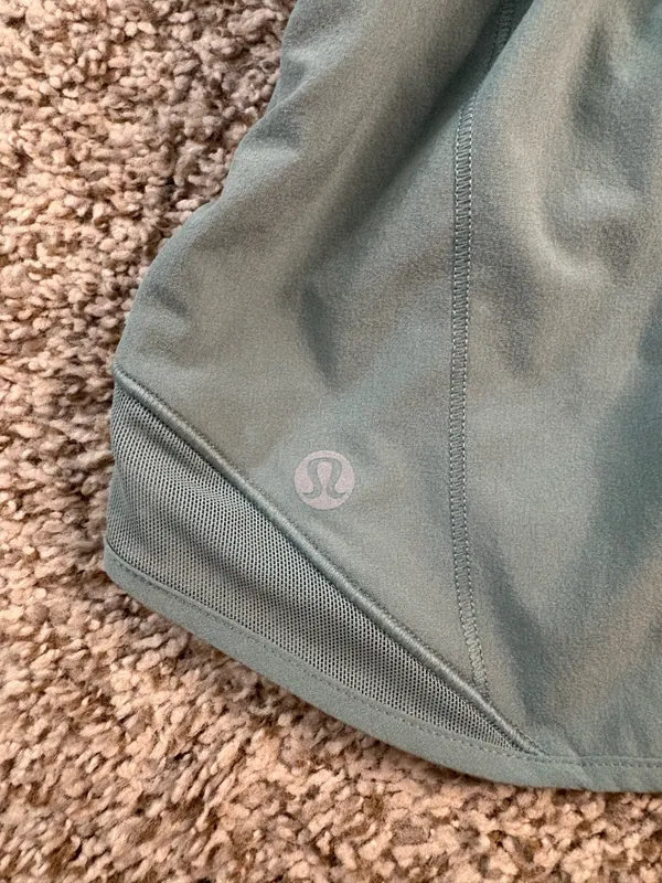Lululemon High-Rise Hotty Hot 2.5" - Image 4