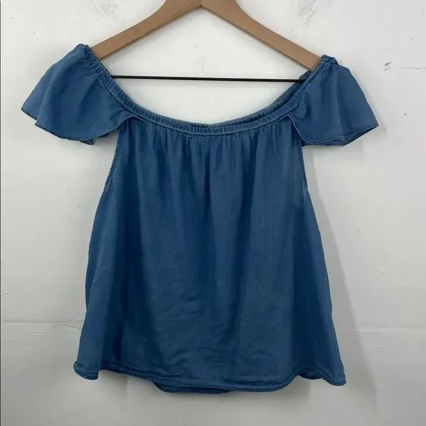 Madewell Chambray Blue Off-Shoulder Top peasant style 100% Cotton size Small - Image 4