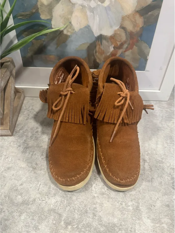 Minnetonka Venice Western Bootie Moccasins Suede Women's Size 8 - Image 3