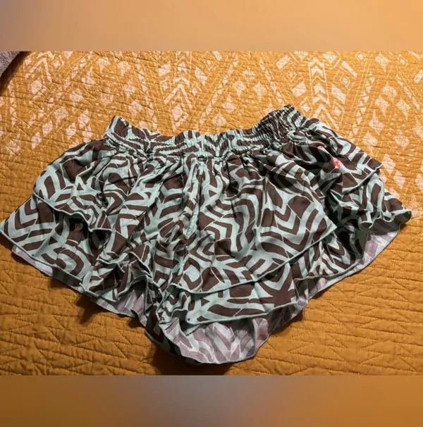 Free People✨ Printed Prima Shorts NWT - Image 2