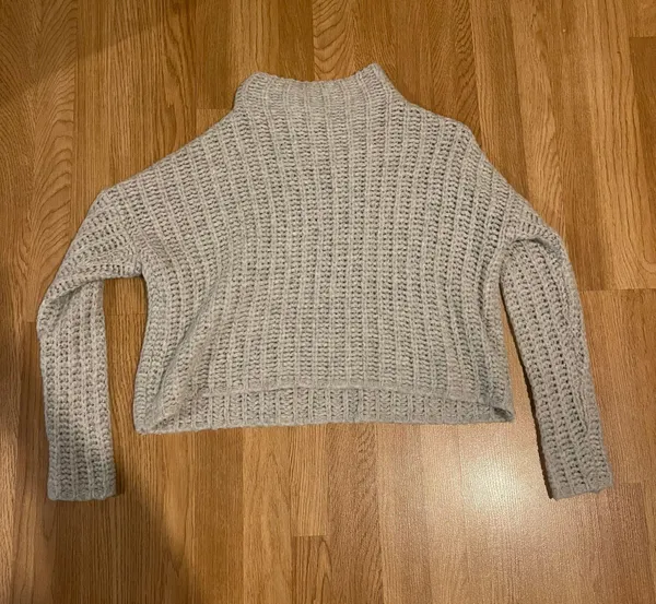 Aerie Light Grey Sweater - Image 2