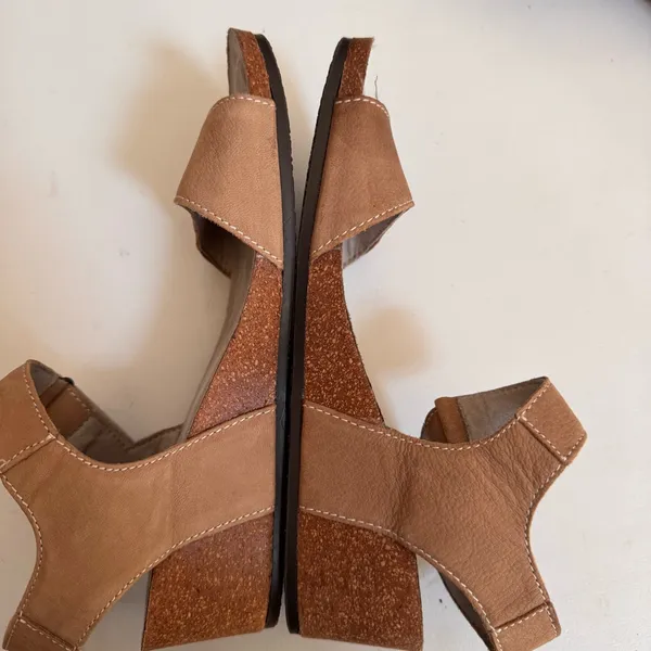 White Mountain Haines Sandals‎ Wedge Heel Shoes Tan Suede Cork Womens Size 7.5 M - Image 2