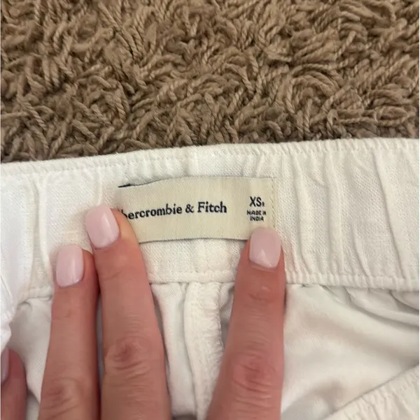 White Linen Shorts Abercrombie - Image 3