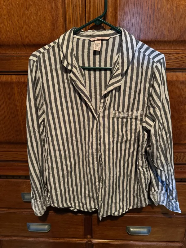 Victoria’s Secret Gray & White Striped Cotton Pajama Top – Long Sleeve, Size M - Image 2