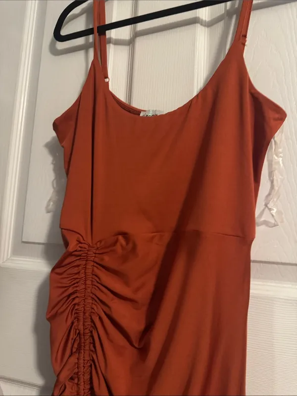 Almost Famous Rust Ruched Slip Dress - Image 3
