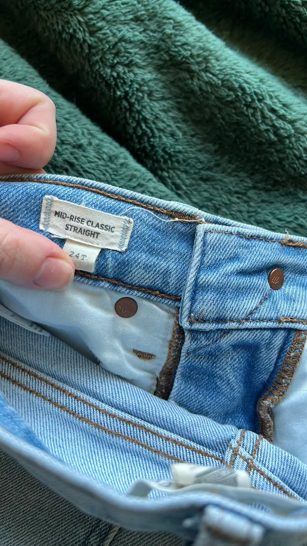 Madewell Mid-Rise Classic Straight Jeans - Image 5