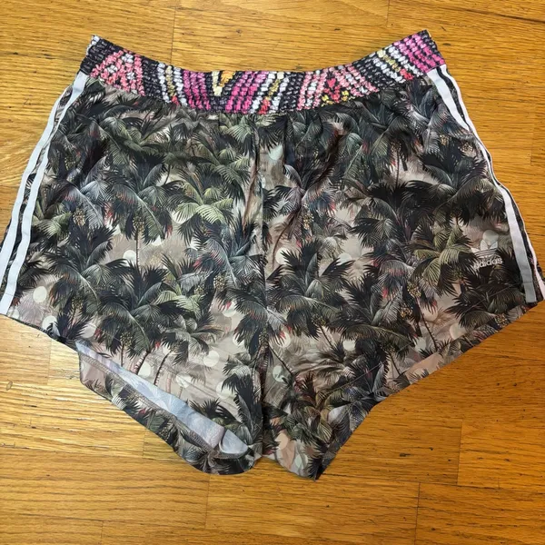 Adidas x Farm Rio ❤️SOLD❤️Outdoor Hiking Running Camping Preppy Activewear Shorts L - Image 2