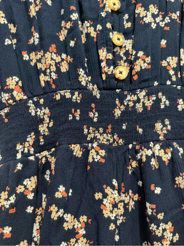 Abercrombie & Fitch Navy Floral Button Front Romper Size Medium - Image 5