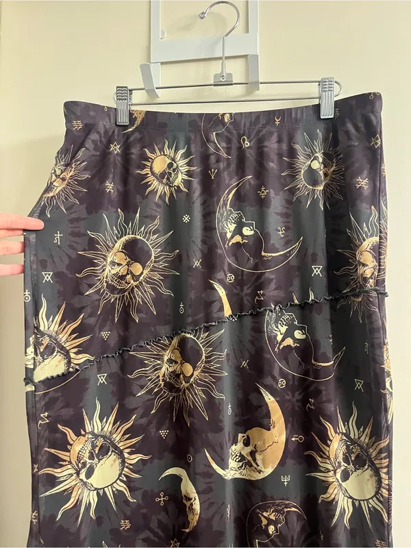 Cosmic Aura Hot Topic Celestial Skull Midi Skirt XL - Image 3