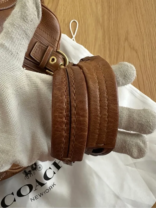 COACH Vintage Leather Shoulder Bag with dustbag - Image 12