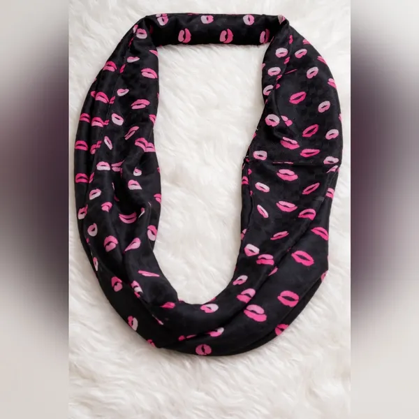 Infinity kisses scarf Black - Image 5