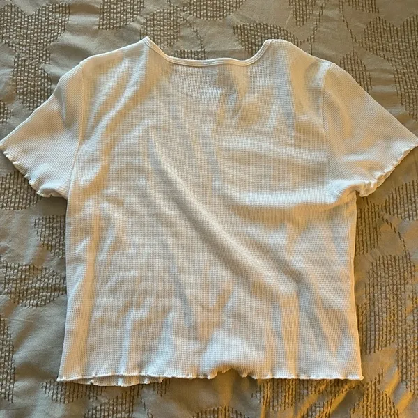 American Eagle White Ribbed T-Shirt - Image 3