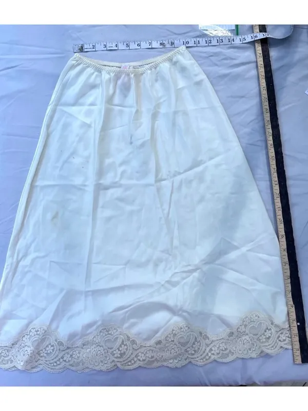 Vintage Lady Lynne Half Slip W/Lace Hem Nylon Blend Made In USA Size Small 21q - Image 10