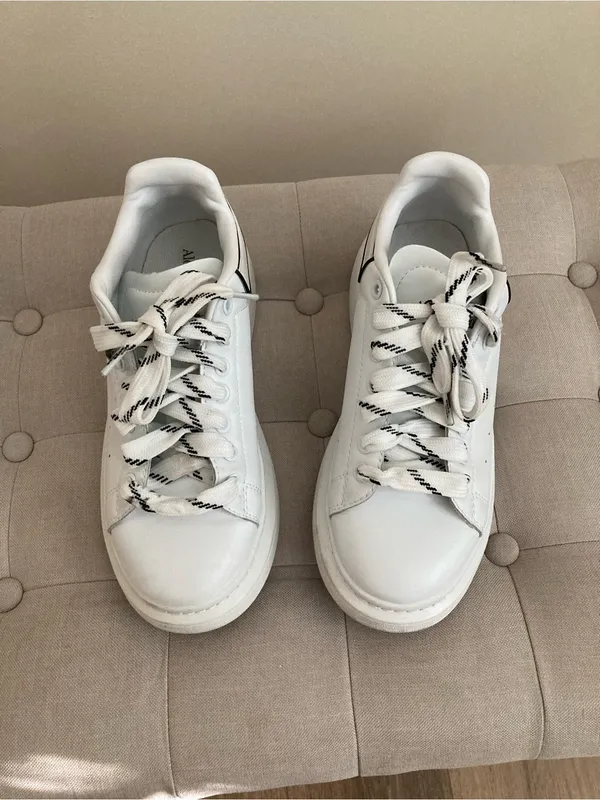 Alexander McQueen White Leather Sneakers with Black Trim - Image 4