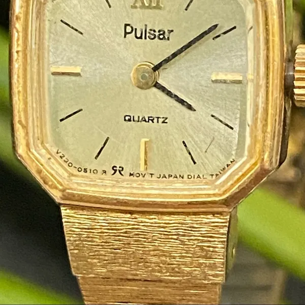 Vintage PULSAR V230-5330 Metal Bezel Stainless Steel Japan Movement Gold Watch - Image 3