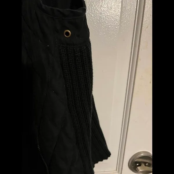 Stylish Black Quilted Vest with Pockets Size L - Image 6