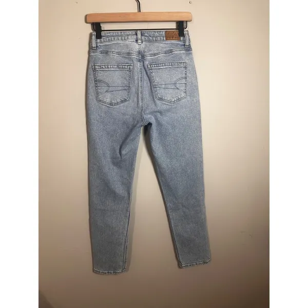 American Eagle Mom Jean High Rise Strigid Light Wash Denim‎ Blue Womens 0 Short - Image 3