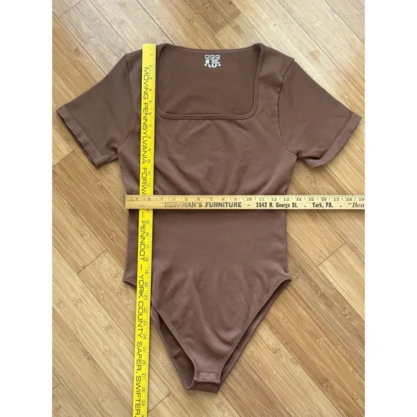 OQQ Women's Brown Short Sleeve One-Piece Bodysuit Moderate Compression Size XL. - Image 3