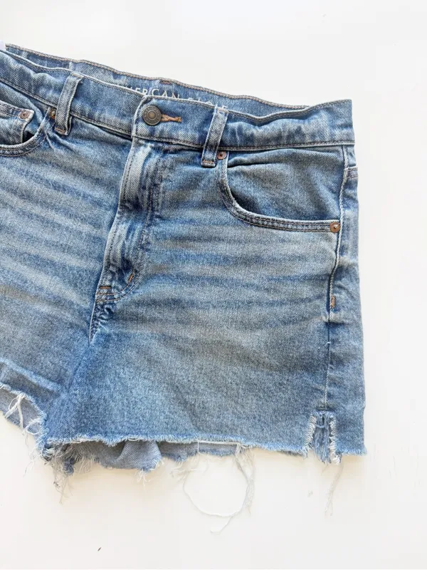 American Eagle Highest Rise 90’s Boyfriend Jean Shorts Size 8 - Image 3