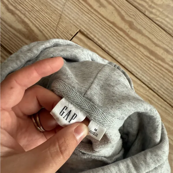 Gap hoodie size m - Image 2