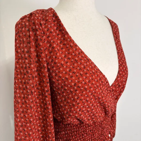 NWT Madewell Julianne Red Floral Smocked Waist Blouse Sz M - Image 3