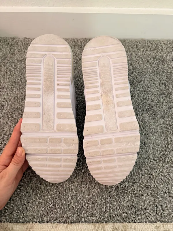 Nike Air Max 270 Shoes - Image 6