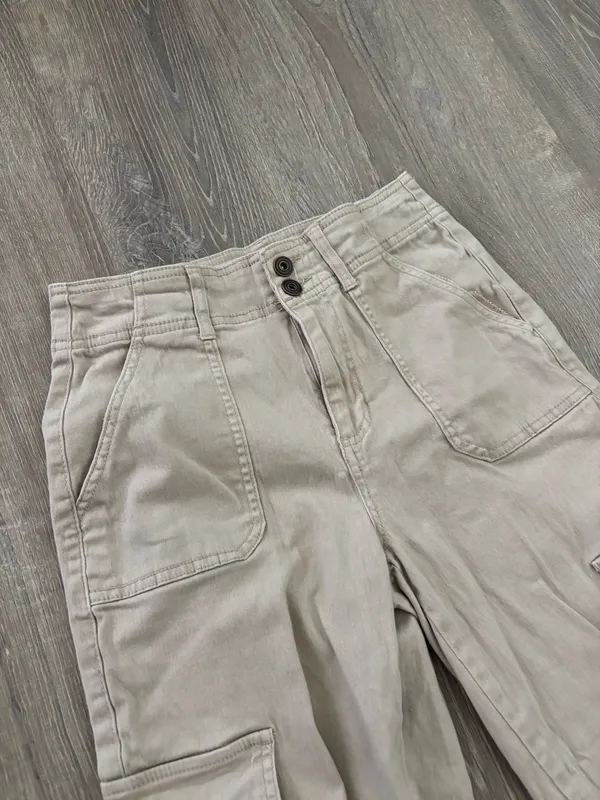 High-Rise Straight Leg Cargo Pants - Image 2