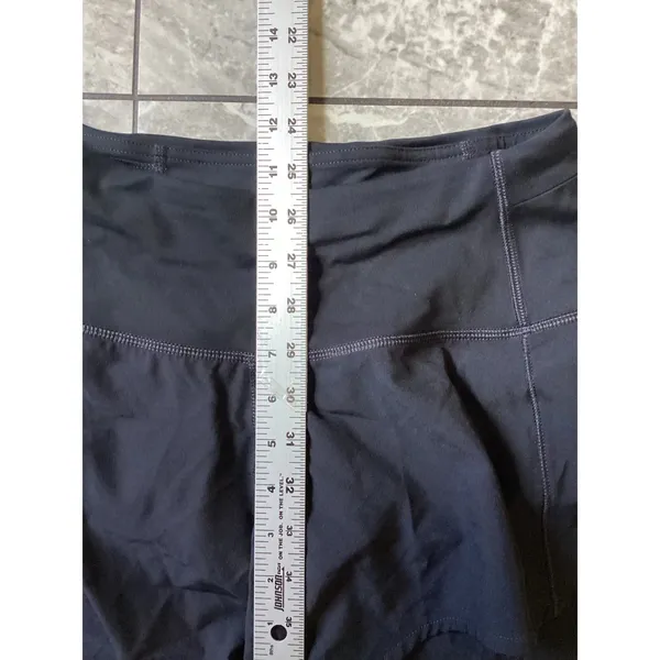 Quince NWOT Weightless High-Rise Running Shorts Black XS LB51123-DKBIZ01-21333 - Image 3