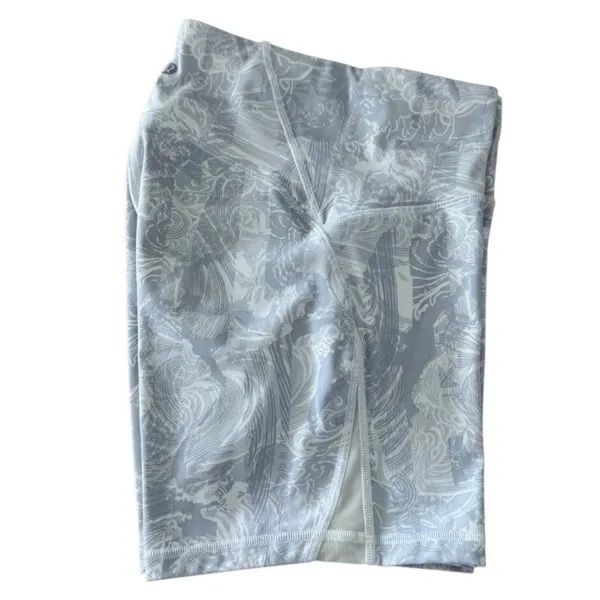 Size 8 Lululemon Train Times Short 6" Inseam Eternal Wave White / White - Image 5