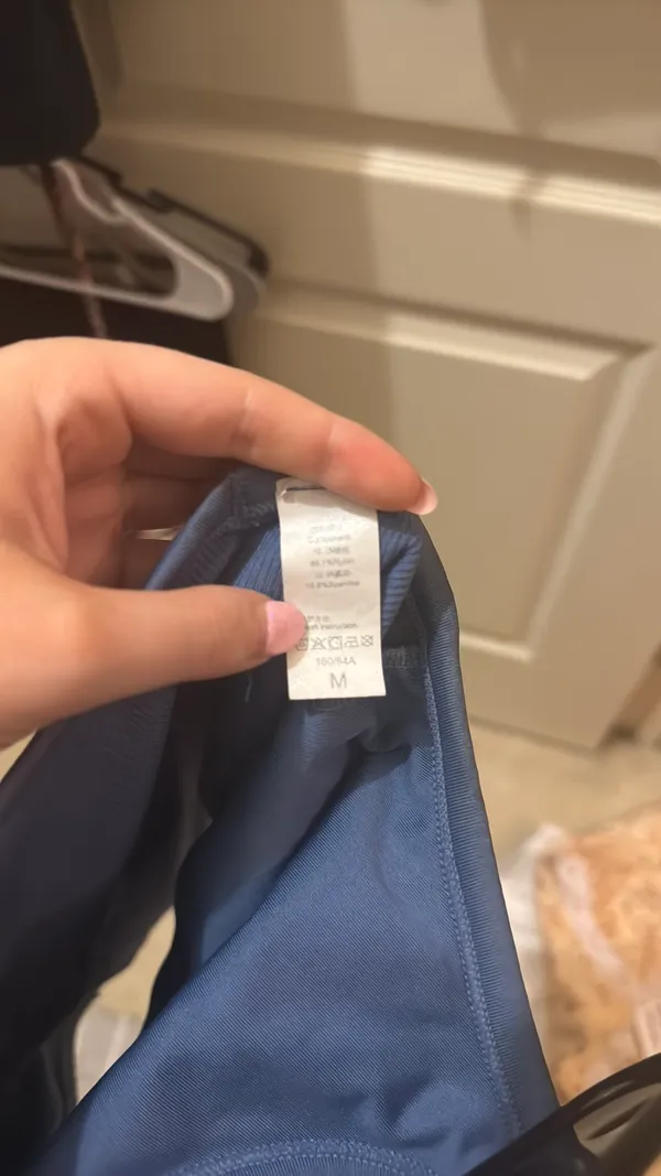 Blue tank top with built in bra Size M - Image 3